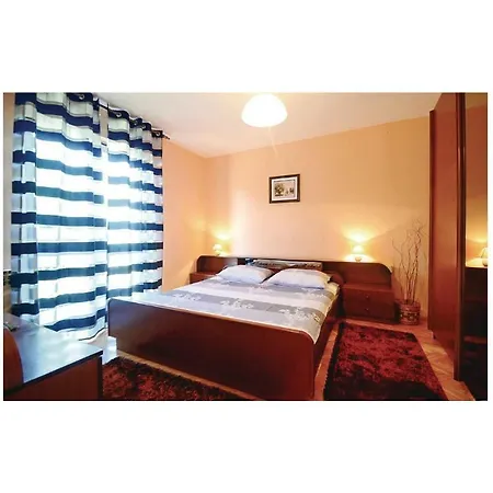 Vakantiehuis Three-bedroom Holiday In