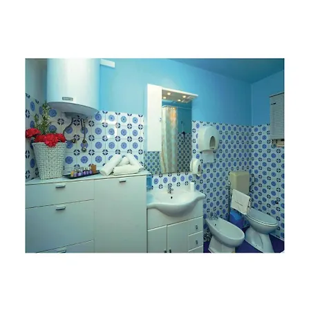 Three-bedroom Holiday In