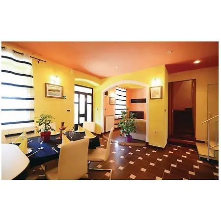Three-bedroom Holiday In Nyaraló